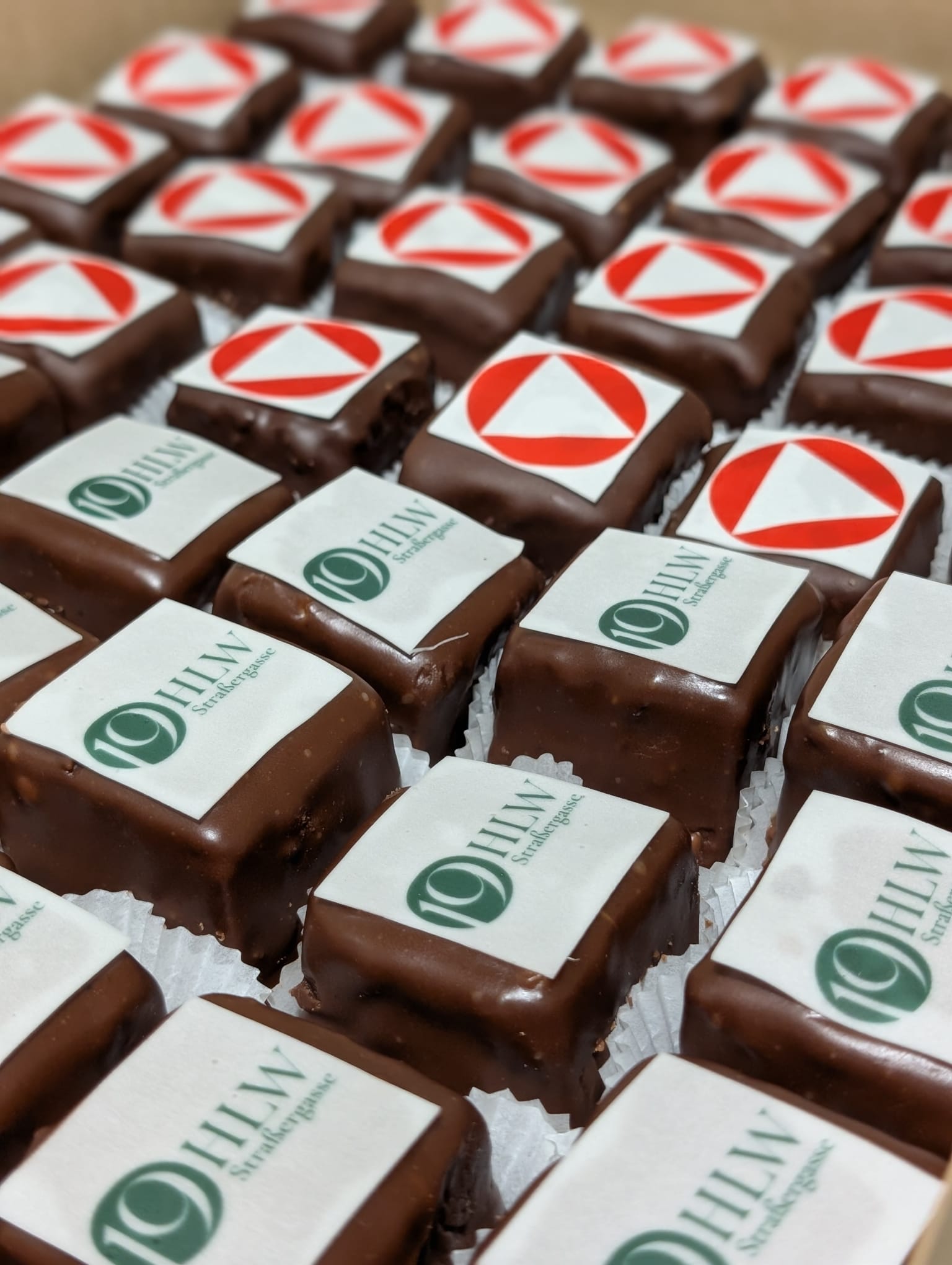 3baf5a65 efd9 4d52 8c1f dec903b914b2